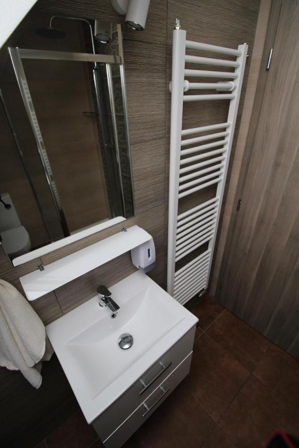 Borovec Hotel Sedlnice Ngoại thất bức ảnh